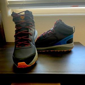 Columbia Men's Trailstorm Peak Mid Hiking Shoe